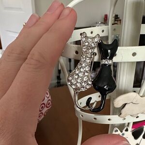 Rhinestone & Black Enamel Cat Duo Brooch - Women Jewelry Brooches